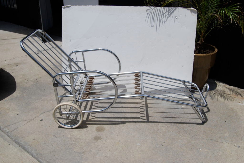 Rare Wolfgang Hoffman Adjustable Chrome Chaise Longue In Good Condition For Sale In Los Angeles, CA