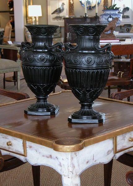 A Pair of English Neoclassical Style Wedgwood Jasper-Ware Urns 1