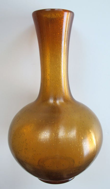 A Large Chinese Qianlong Style Amber-Colored Peking Glass Vase 5