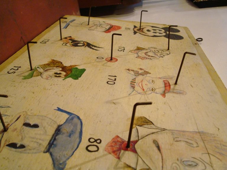 1930'S RARE RING TOSS/ORIGINAL HAND PAINTED GAME BOARD 1