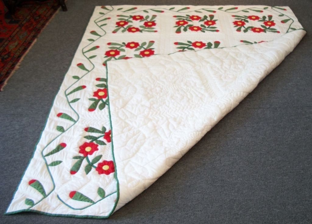19THC RED & GREEN APPLIQUE QUILT/QUILTED LATER 1