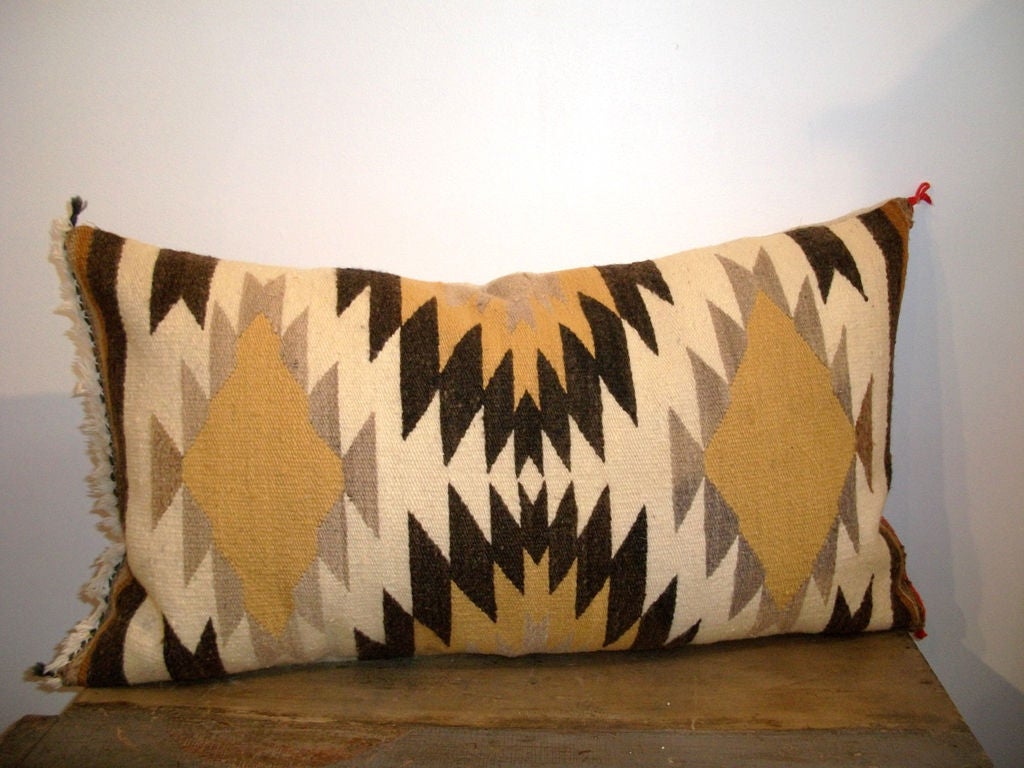 20TH C. BEAUTIFUL EYEDAZZLER NAVAJO INDIAN WEAVING PILLOW