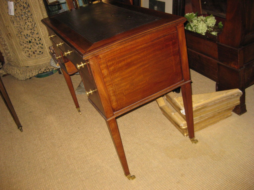 19th Century Small English Desk With Leather Top For Sale
