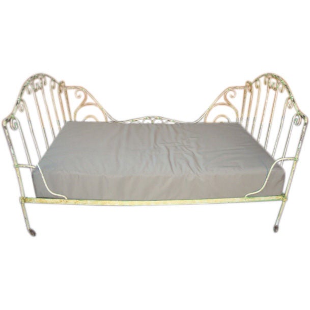 Antique Iron Day Bed or Settee For Sale