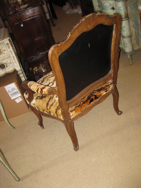 18th C French Arm Chair With Silk Velvet Tiger Textile For Sale 1