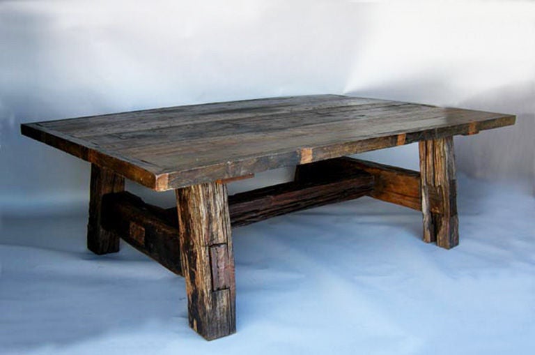 Großer Esstisch aus Altholz