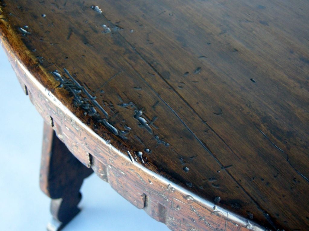 Américain Table Demi Lune en bois sur mesure avec base en forme de jambe en forme de lyre et moulage dentaire par Dos Gallos en vente