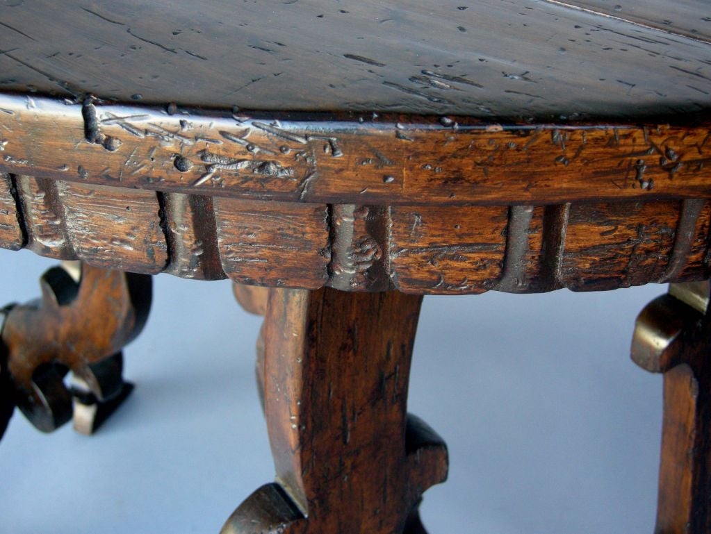 Bois Table Demi Lune en bois sur mesure avec base en forme de jambe en forme de lyre et moulage dentaire par Dos Gallos en vente