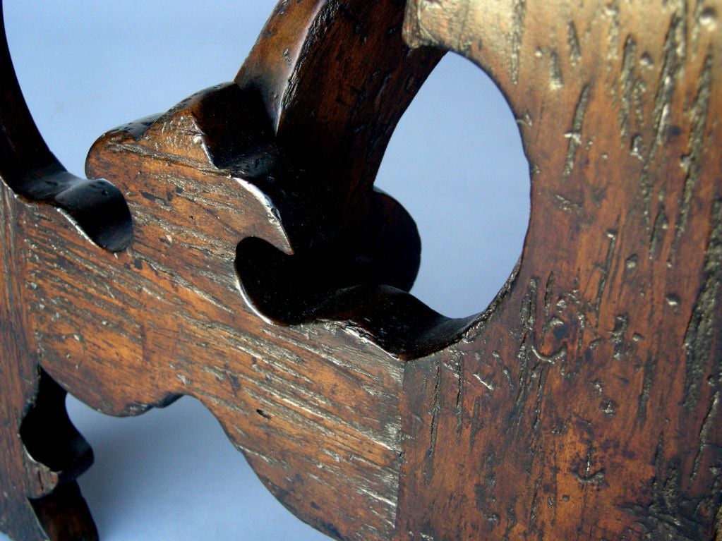 Table Demi Lune en bois sur mesure avec base en forme de jambe en forme de lyre et moulage dentaire par Dos Gallos en vente 2