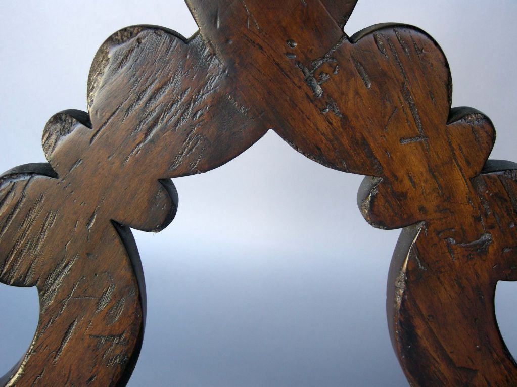 Table Demi Lune en bois sur mesure avec base en forme de jambe en forme de lyre et moulage dentaire par Dos Gallos en vente 3