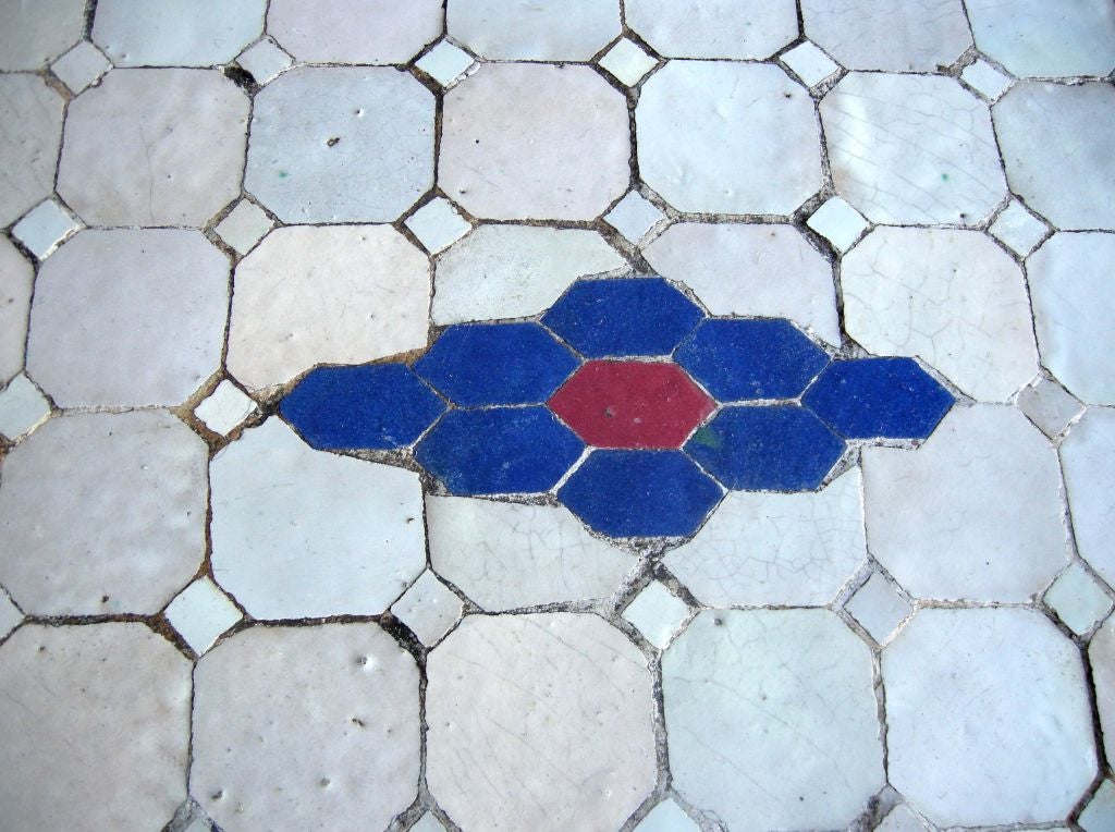 Large Tiled Moroccan Table 1