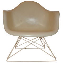 Rare "LAR" Low Lounge Chair - Eames