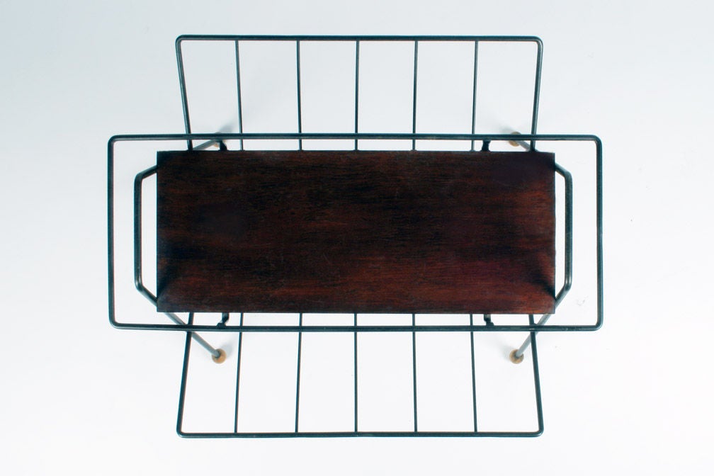 American Magazine Rack Tray Table by Tony Paul for Woodlin-Hall In Excellent Condition For Sale In New York, NY