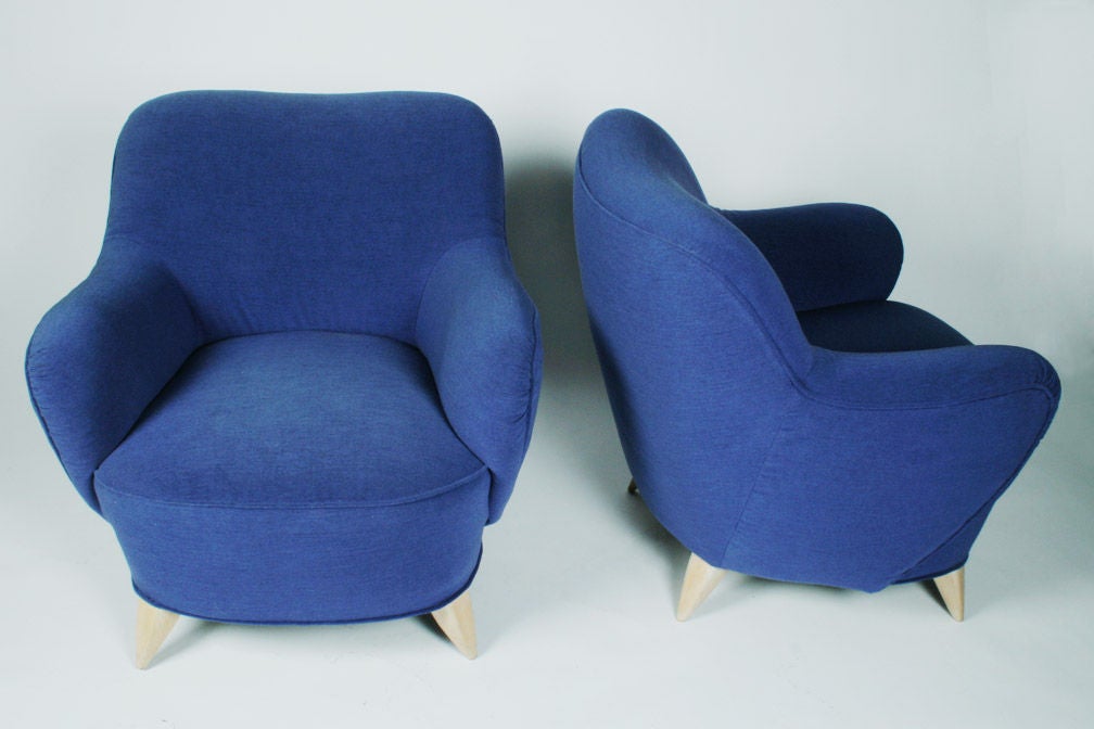 Mid-Century Modern Pair of Barrel Lounge Chairs by Vladimir Kagan