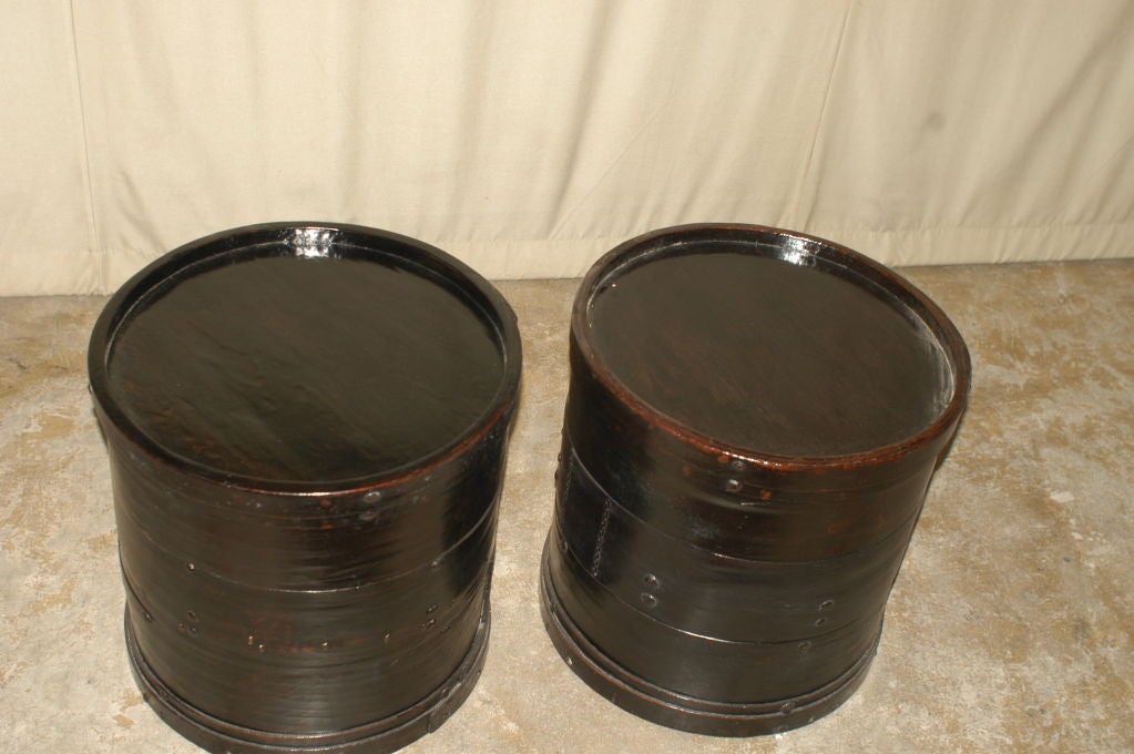 A Pair Of  Fine Black Lacquer Round 3 layers Canisters
