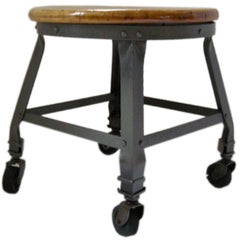 Tabouret industriel en fer poli