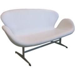 Vintage Arne Jacobsen Swan Settee in White Leather