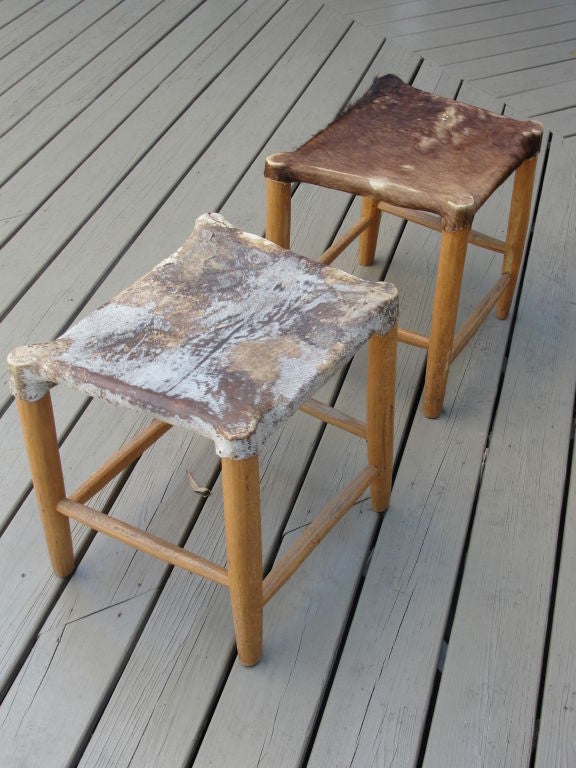 Pair of Rustic Trapezoidal Shape Benches (Rustikal)