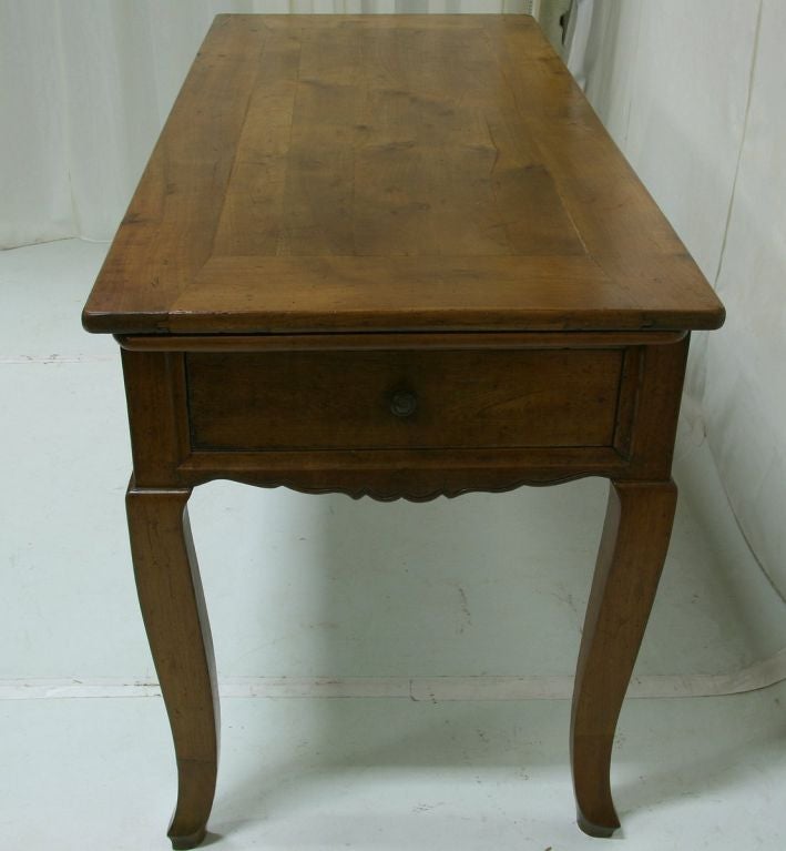 Louis XV 18th Century French Cabriole Leg Cherry Table