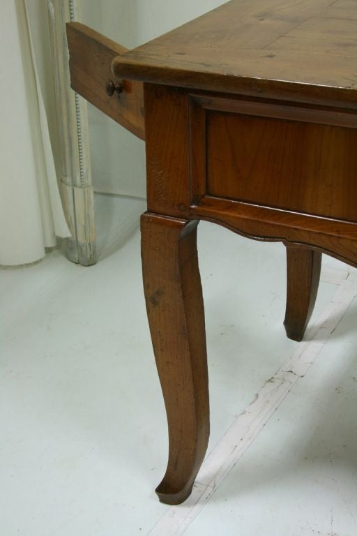 18th Century French Cabriole Leg Cherry Table 5