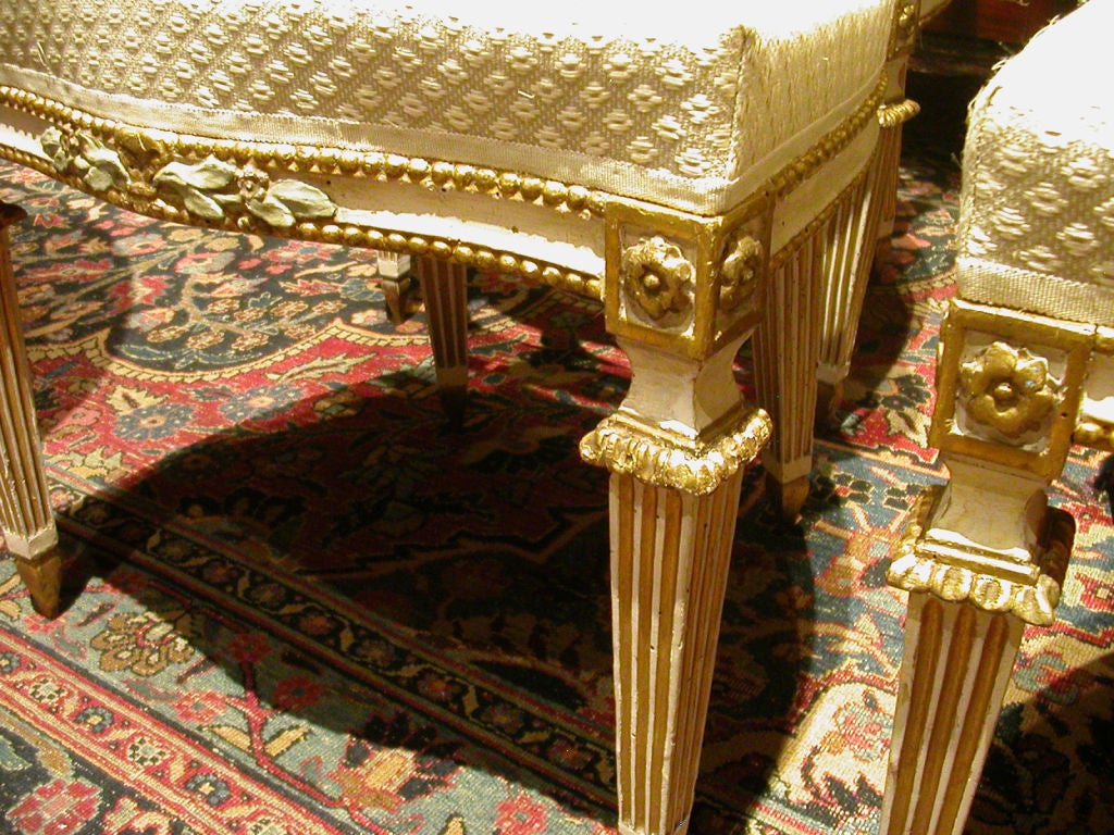 Set Of Four Italian Neoclassic Painted And Gilt Chaises For Sale 4