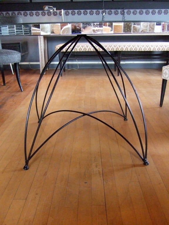 Round Mirrored Baguette Table 4