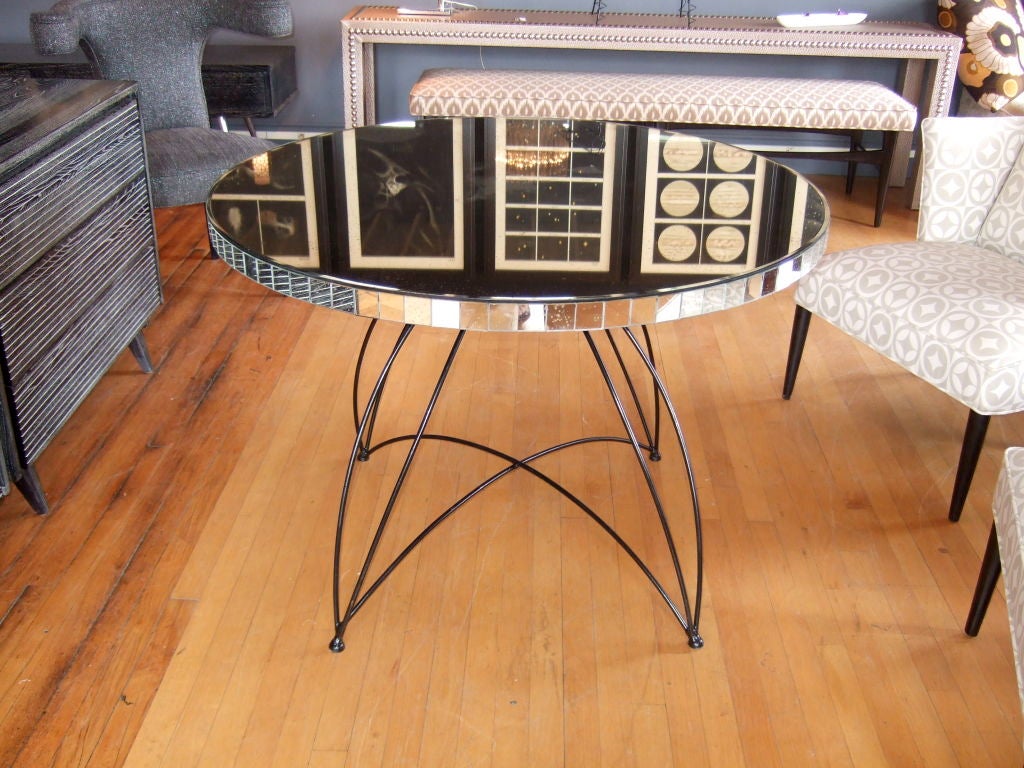 Round Mirrored Baguette Table In Excellent Condition In New York, NY