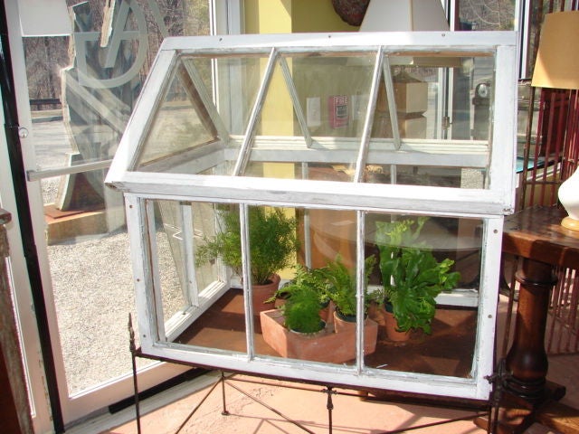 terrarium stand
