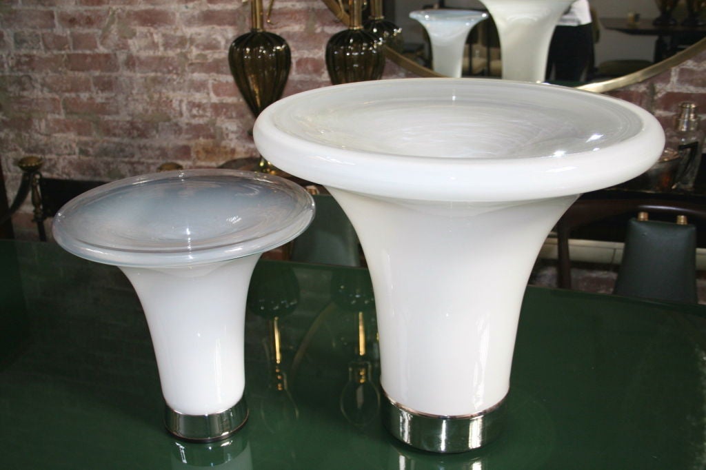 Pair of 1960s Vistosi Murano lamps (could be used as chandeliers as well). The dimensions of the smaller lamp are 13