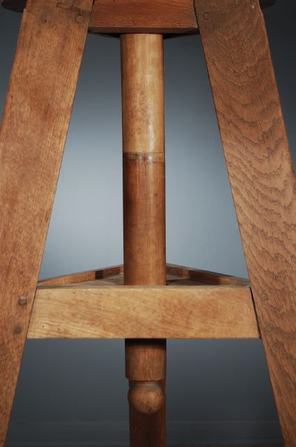 French 40's Oak Adjustable Sculpture Stand For Sale 2