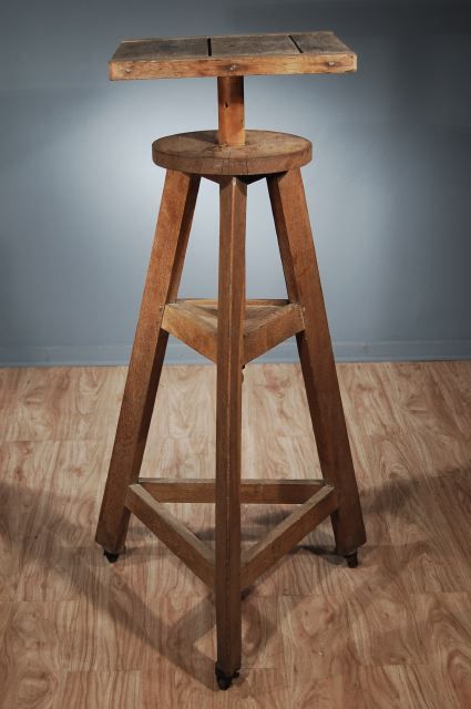 French 40's Oak Adjustable Sculpture Stand For Sale 5