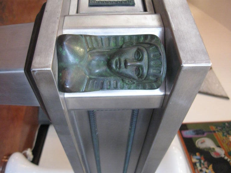 Bronze Bureau de style néo-égyptien en métal brossé et bronze en vente