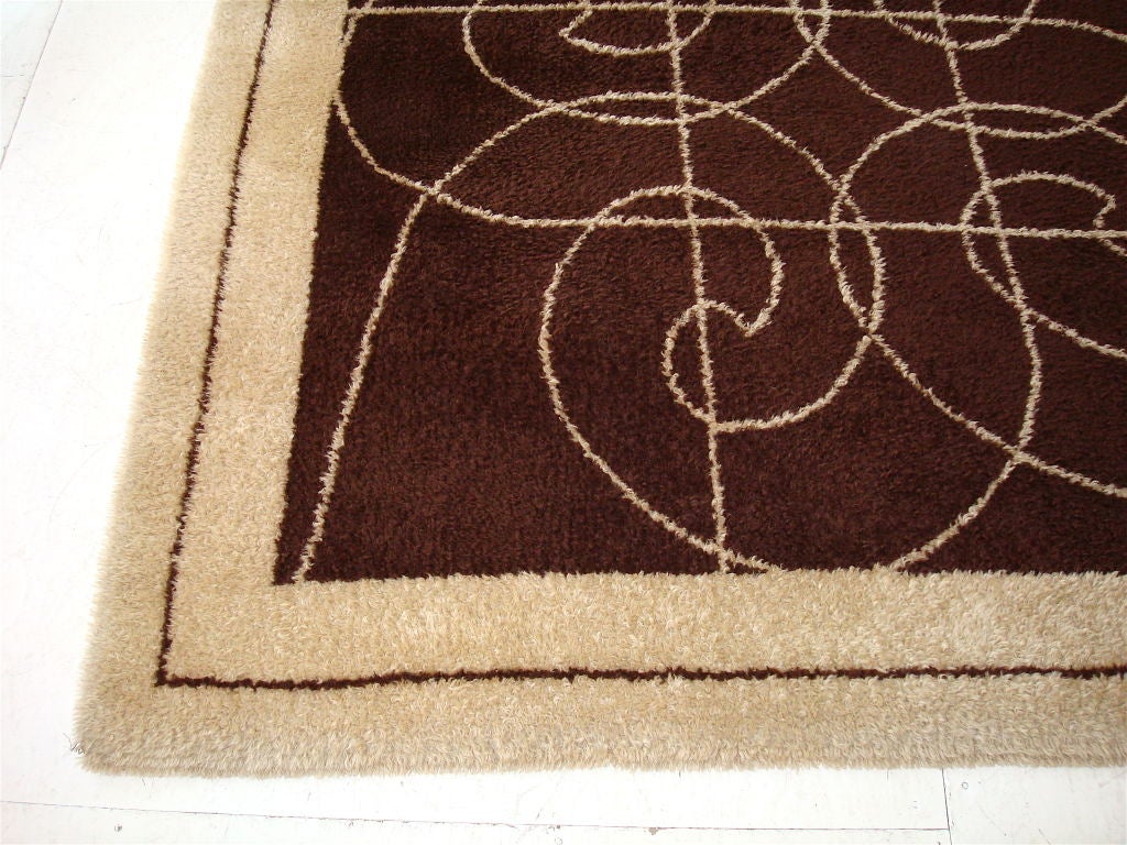 Pierre Cardin Area Rug In Excellent Condition In Chicago, IL