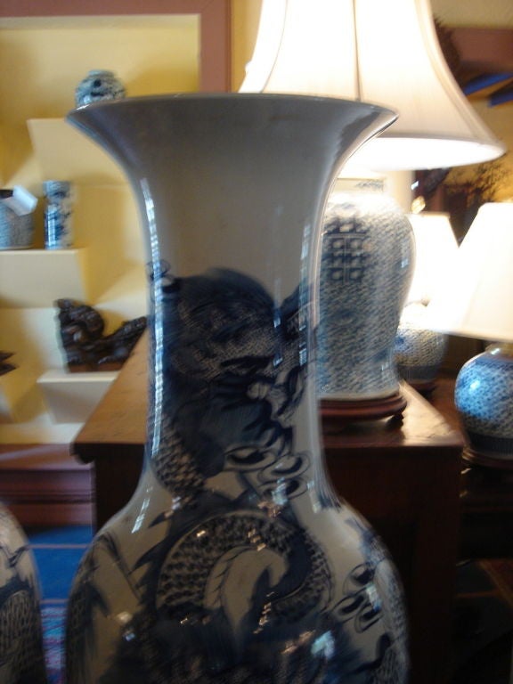 Pair of Palace Vases In Excellent Condition In Sarasota, FL
