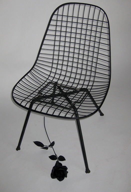 EARLY LOW LOUNGE X BASE WIRE SHELL CHAIR BY CHARLES EAMES 1