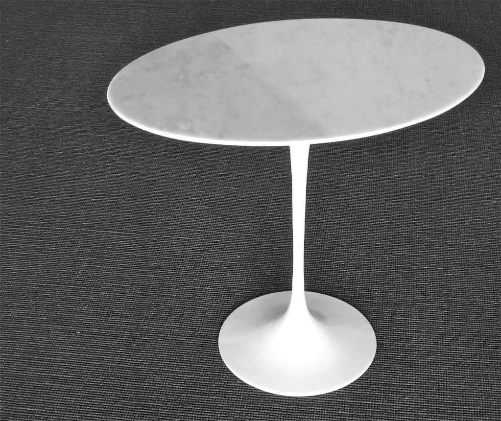 SIDE TABLE-OVAL CARRARA MARBLE TOP BY E. SAARINEN