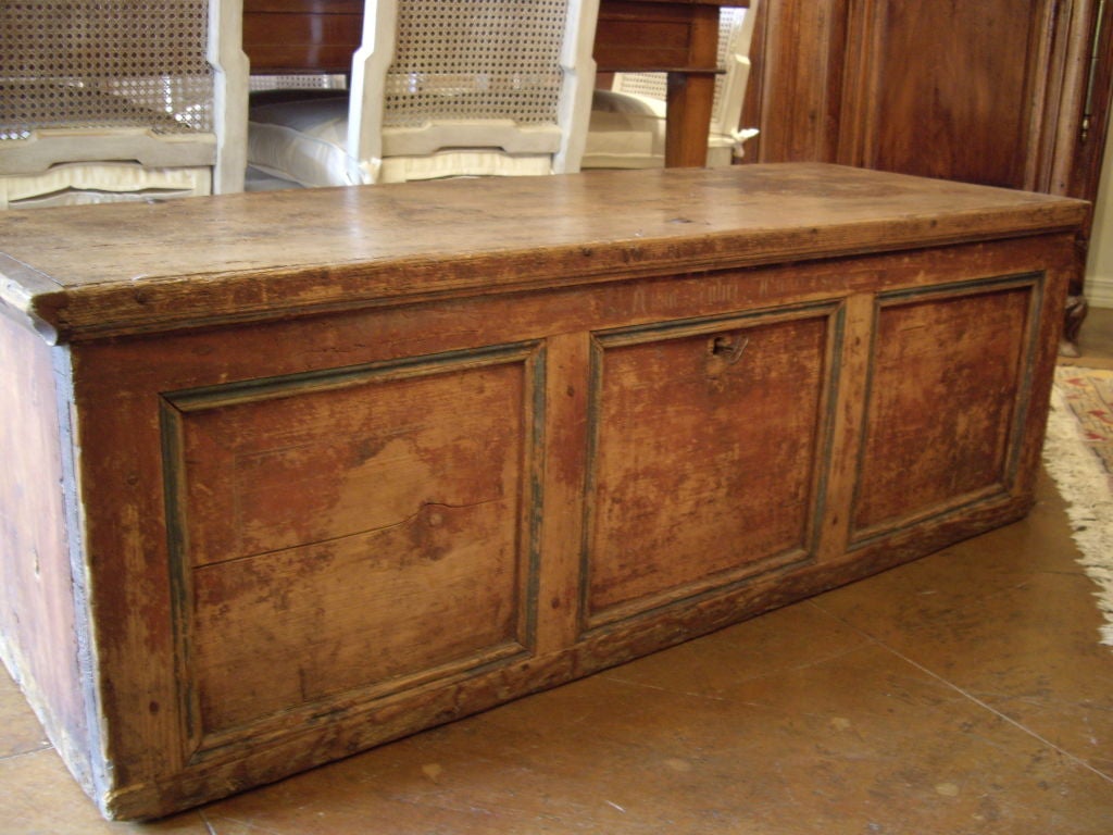 18/19th c. Swiss painted pine coffer