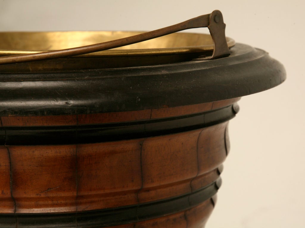 c.1850 Antique Dutch Mahogany Treen Peat Bucket/Wine Cooler In Good Condition In Chicago, IL