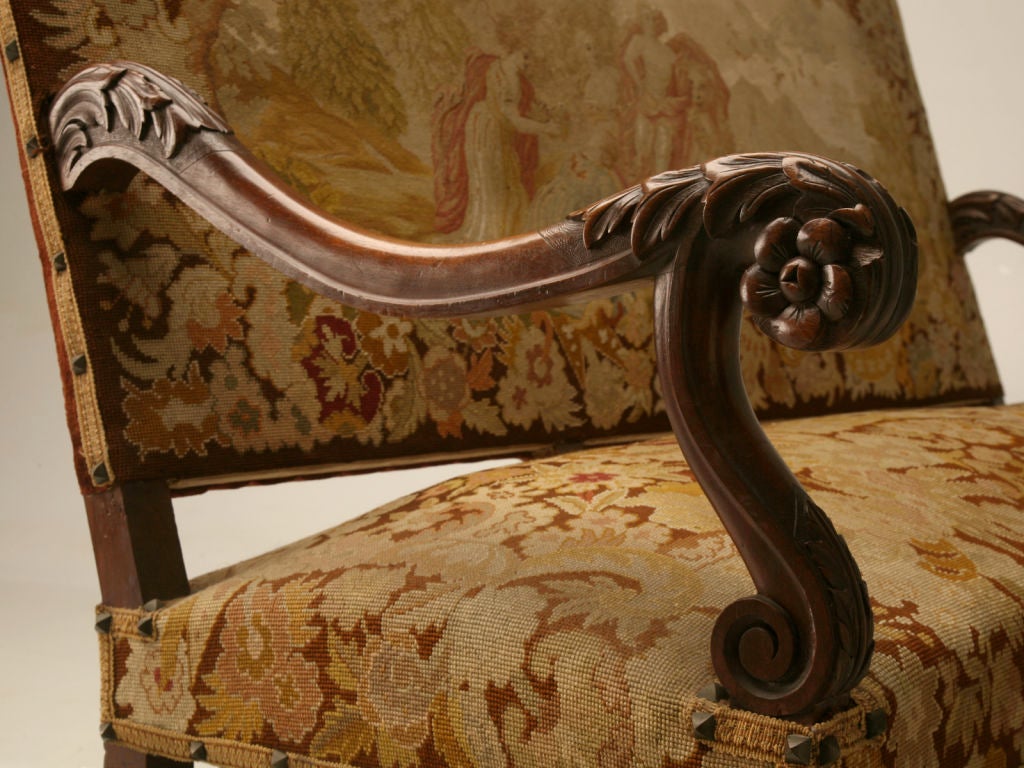 Original Antique French Hand-Carved Louis XIII Settee In Good Condition In Chicago, IL