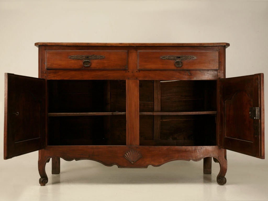 Antique French Buffet c1700's Louis XV Style Cherrywood Completely Restored  For Sale 4
