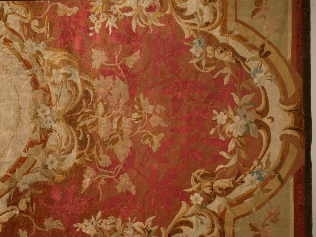 Palatial Original Antique French Aubusson Rug In Good Condition For Sale In Chicago, IL