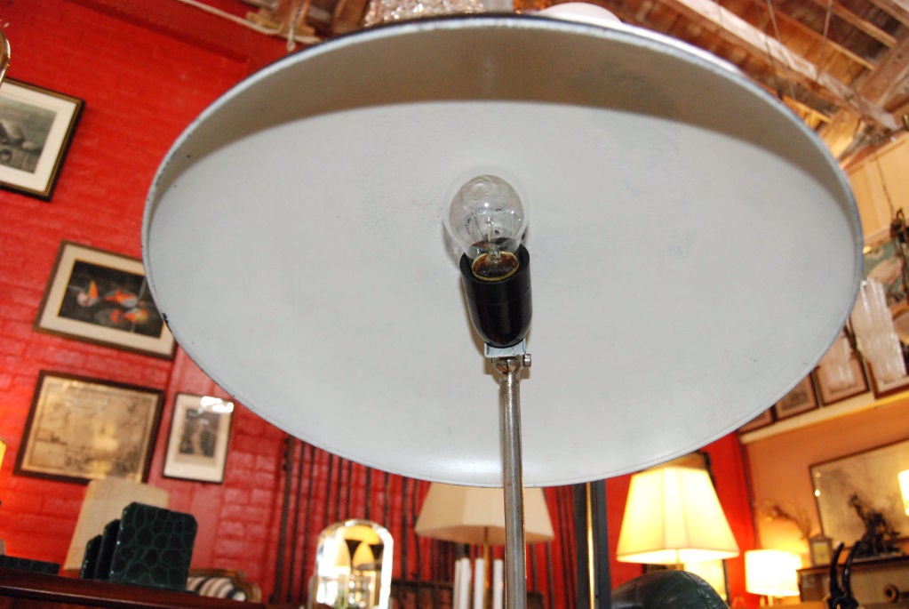 Tischlampe aus den 1960er Jahren (Mitte des 20. Jahrhunderts) im Angebot