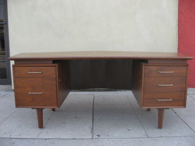 American Trapezoidal Top and Front Walnut Executiv Desk by Hiebert