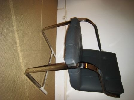 Four Mid-Century Modern Brueton Cantilevered Chrome/Leather Dinning Chairs In Good Condition For Sale In Miami, FL