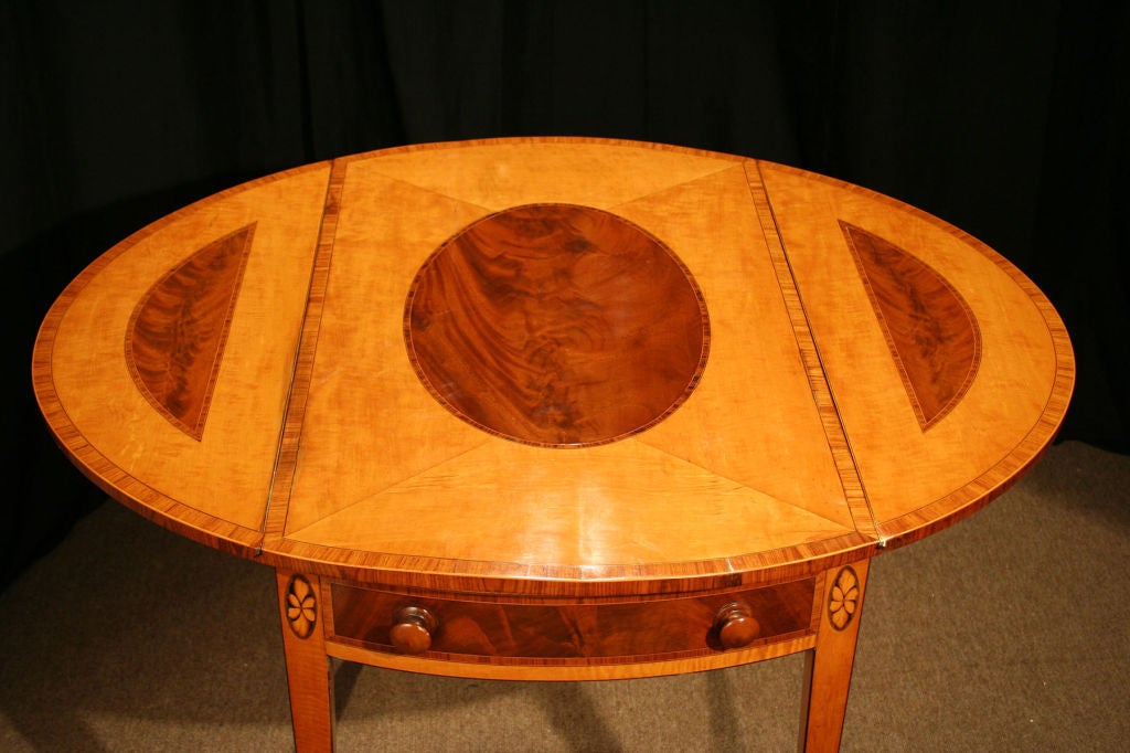Hepplewhite George III Oval Satinwood Pembroke Table For Sale