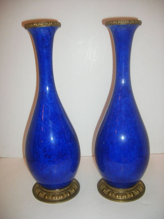 Vasi di porcellana blu di Sevres In condizioni buone in vendita a New York, NY
