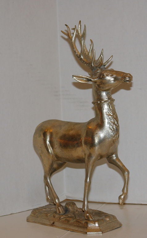 Late 19th century English silver plated stag drinking cup sculpture with detachable head.

Measurements
Height: 14