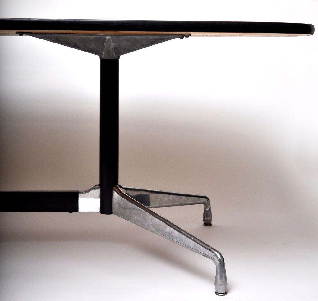 Herman Miller Table For Sale at 1stDibs