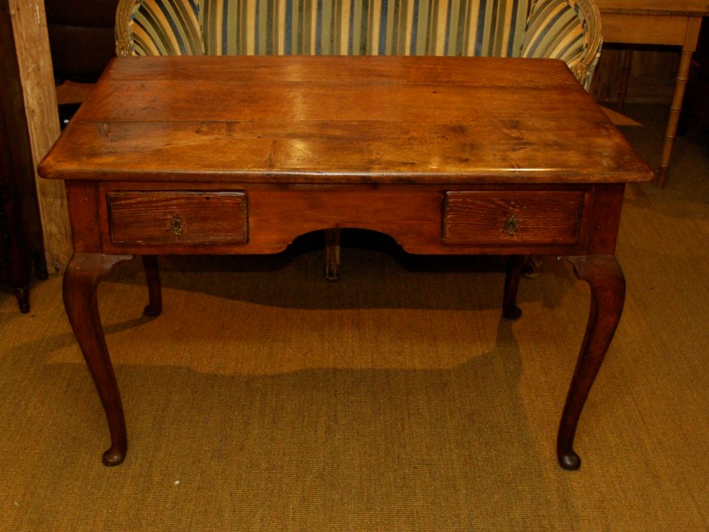 French writing table