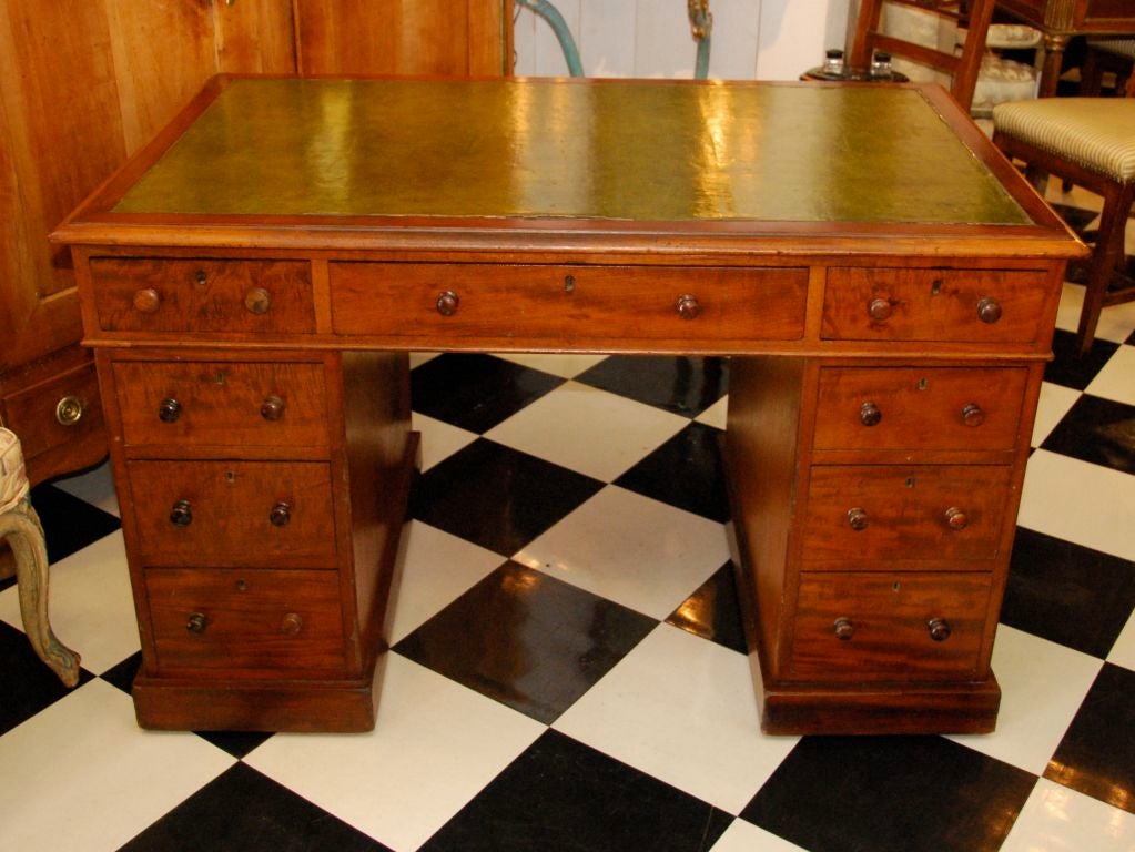 English partner’s desk